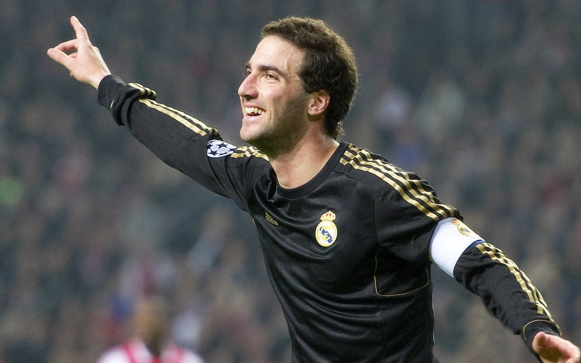 《Faker:十年电竞生涯的低谷与高峰》,faker在电竞圈什么地位